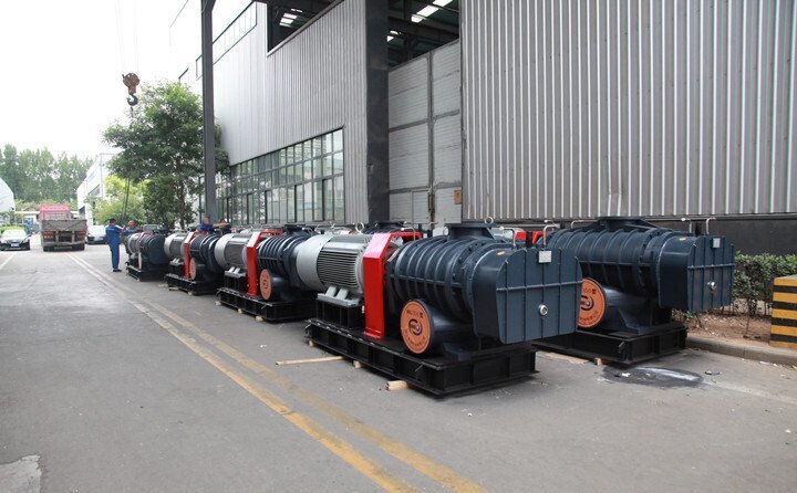 六月,是一(yī)個成熟的月份,驕陽似火,鮮花盛開,麥浪金黃,桃李(lǐ)芬芳,在(zài)這望不盡綠意(yì)盎然的六月,我們的羅(luó)茨風機又發貨了 六月,是一個成熟的月份,驕陽似火,鮮花盛開,麥浪金黃,桃李芬芳,在這望不盡綠意盎然的六月,我們的羅茨風機又發貨了