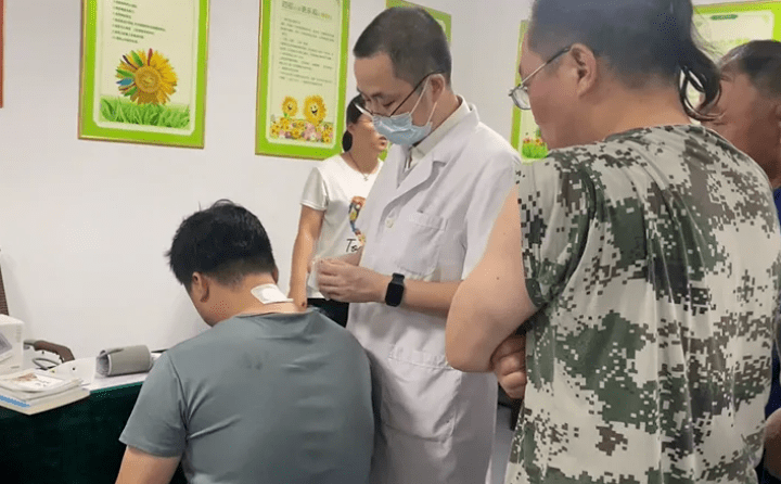 伏貼惠工——熱烈歡迎(yíng)區人民醫院走進章丘豐(fēng)源 伏貼惠工——熱烈歡迎(yíng)區人民醫院走進章丘91成人免费版